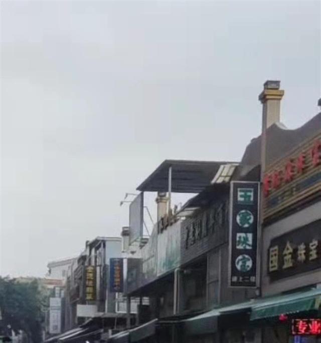 空难后这条玉器街再不见他们身影的简单介绍_行业资讯_第3张_百科参考网 空难后这条玉器街再不见他们身影的简单介绍_https://www.whai.cc_行业资讯_第3张